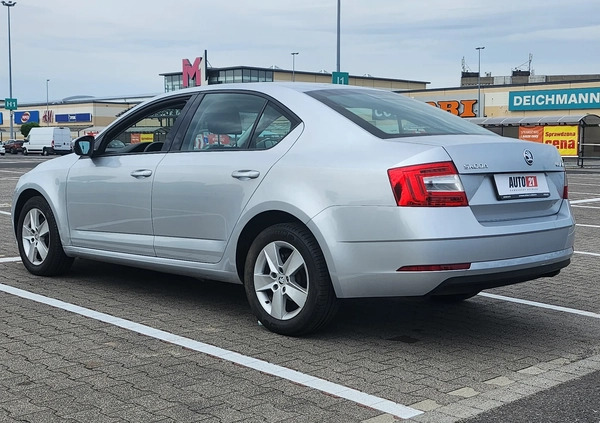 Skoda Octavia cena 61900 przebieg: 118296, rok produkcji 2017 z Syców małe 379